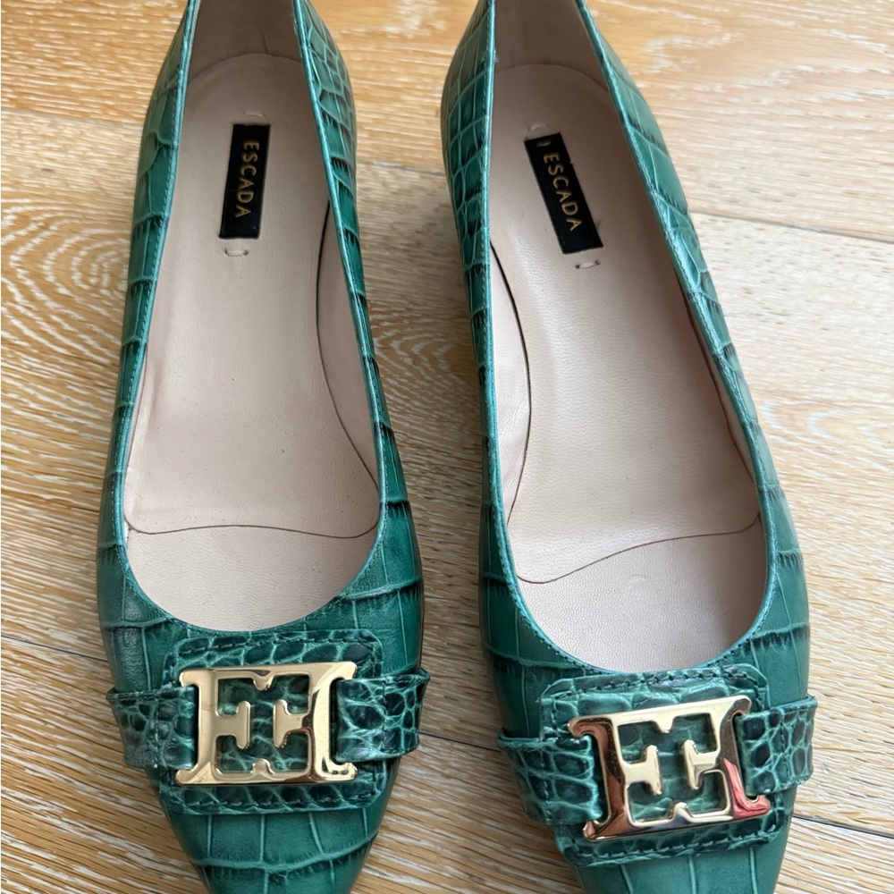 RARE Escada Emerald Croc-Embossed Flats with Gold Accent